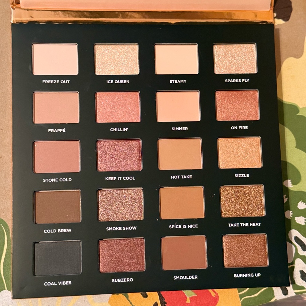 ICONIC London Eyeshadow Palette with Gold, Cream, and Brown Shades